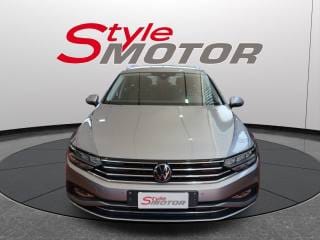 Volkswagen Passat Variant 2.0 TDI SCR EVO DSG Business 2023 usata a Fano