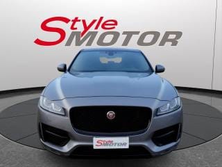 Jaguar F-Pace 2.0 D 240 CV AWD aut. R-Sport 2021 usata a Fano