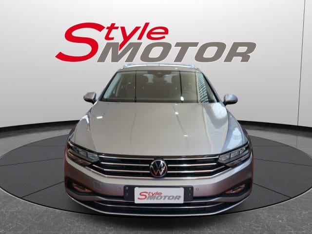 Volkswagen Passat Variant 2.0 Tdi Scr Evo Dsg Business usata del 04/2023 - Style Motor Fano